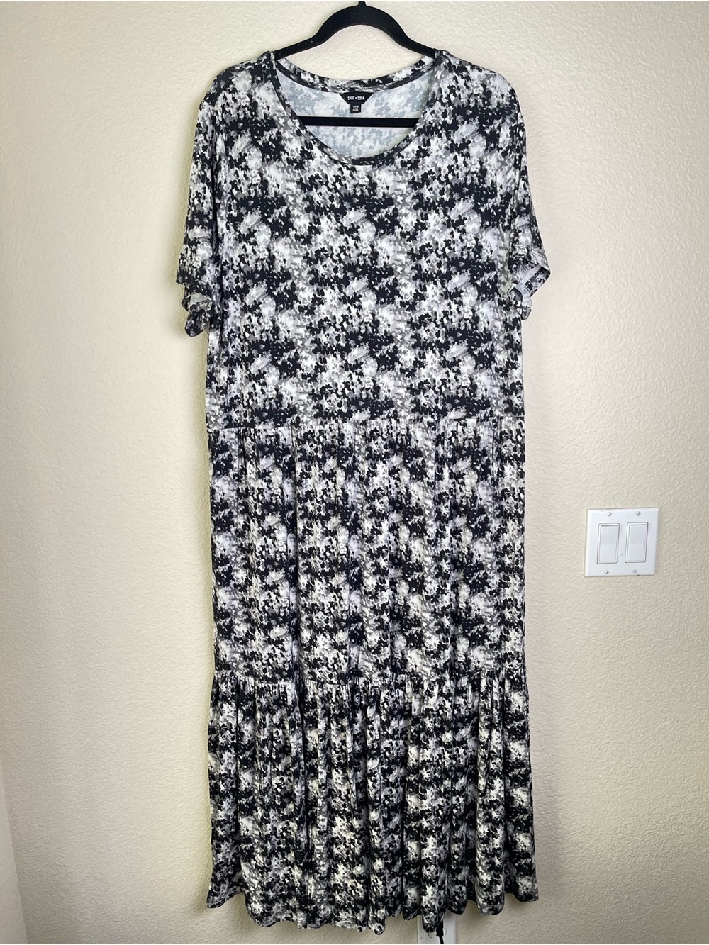 Saint + Sofia Greenwich Midi/Maxi Dress Tiered Black White Abstract Size US 18